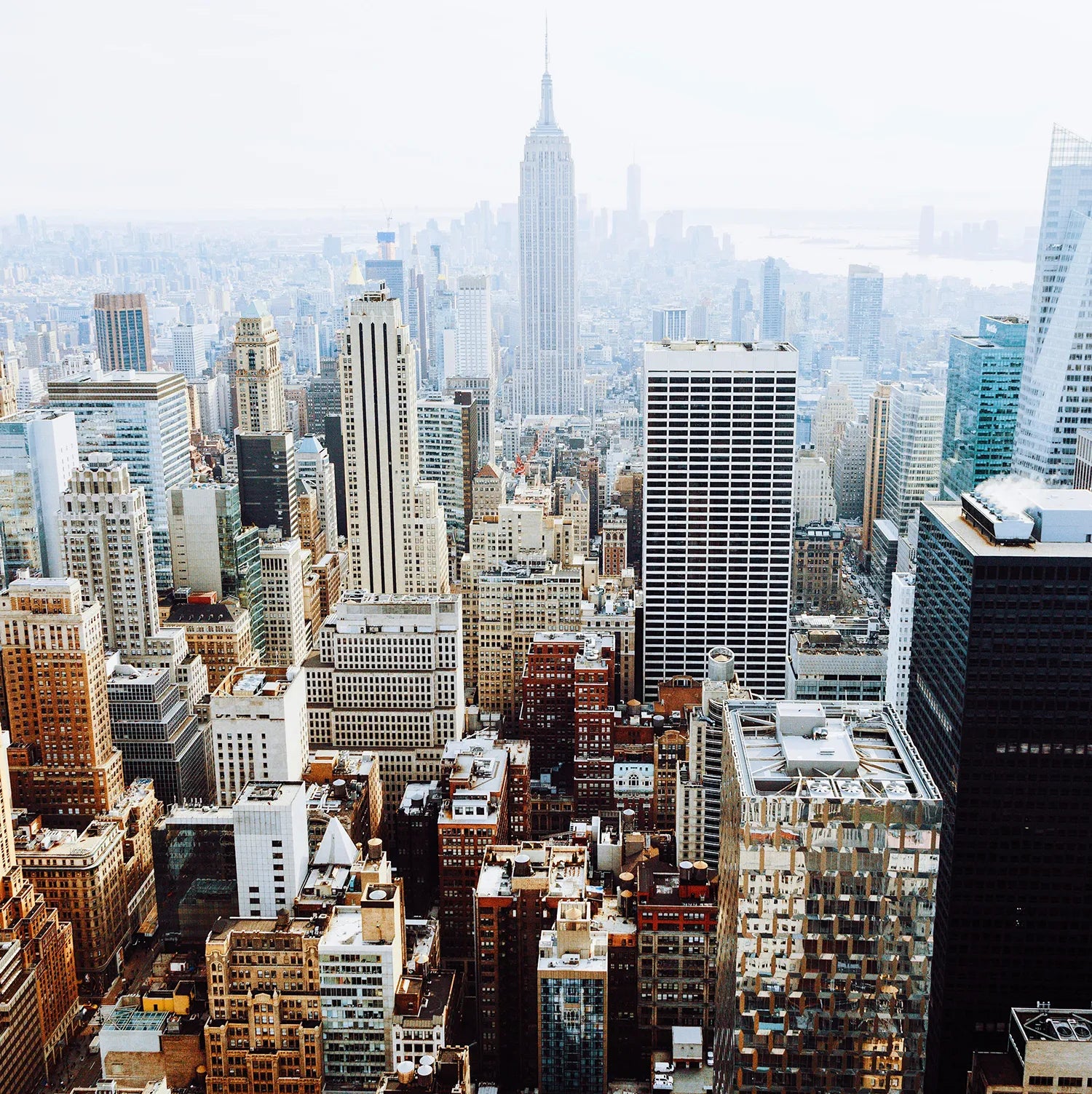 New York City skyline – capturing the energy of urban travel with stylish, comfortable apparel designed for the modern traveller.