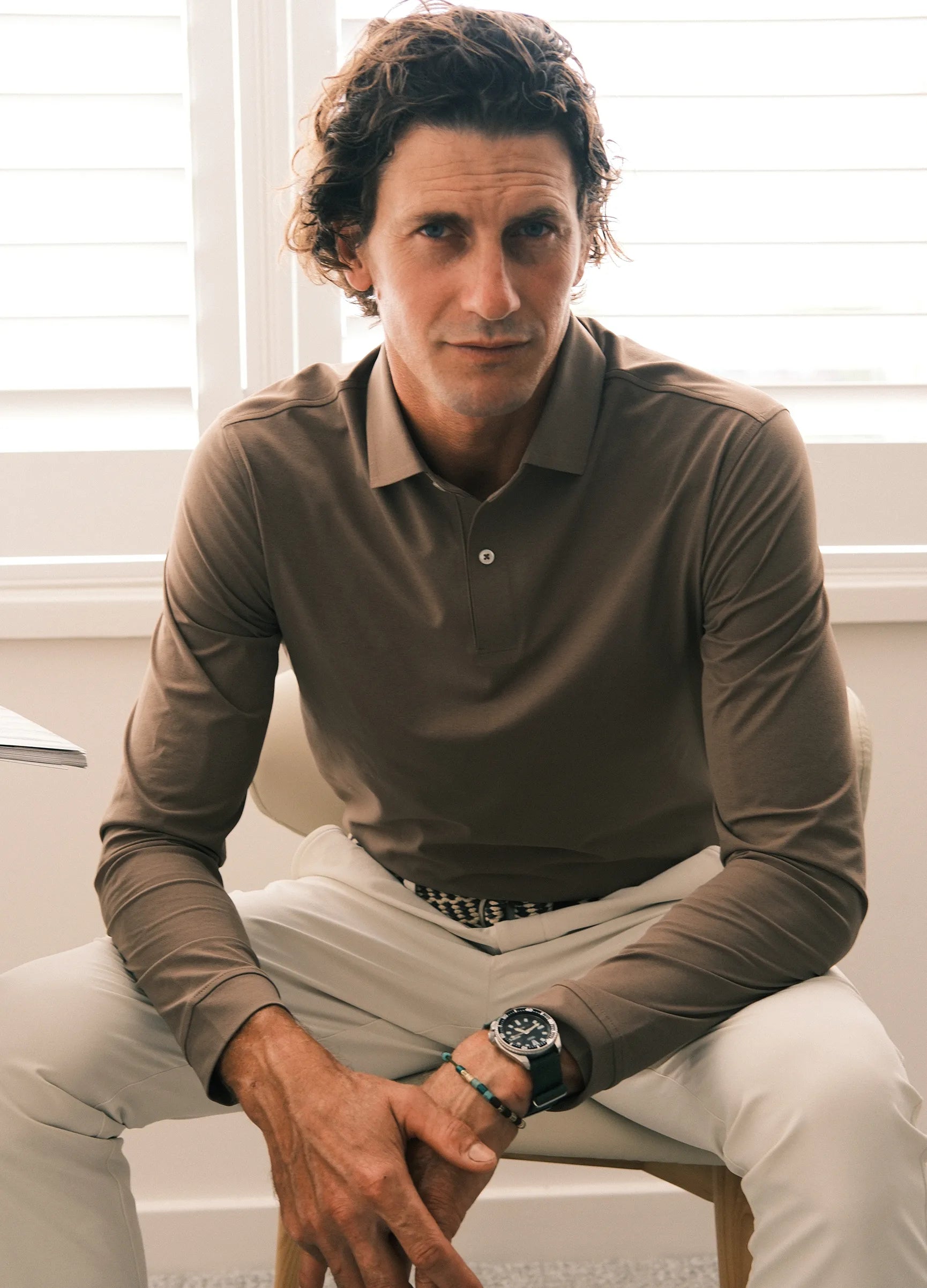 Como Long Sleeve Travel Polo in Dark Truffle – Performance Polo with Sun Protection, Moisture-Wicking & Timeless Style #color_dark truffle