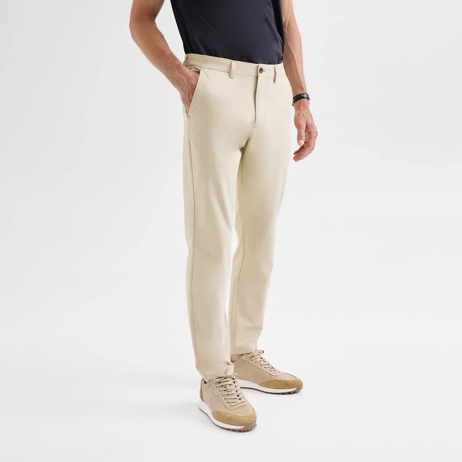 Positano Travel Chino in Sand – ideal for travel, with a sleek design, UPF 50+ sun protection, and superior comfort.