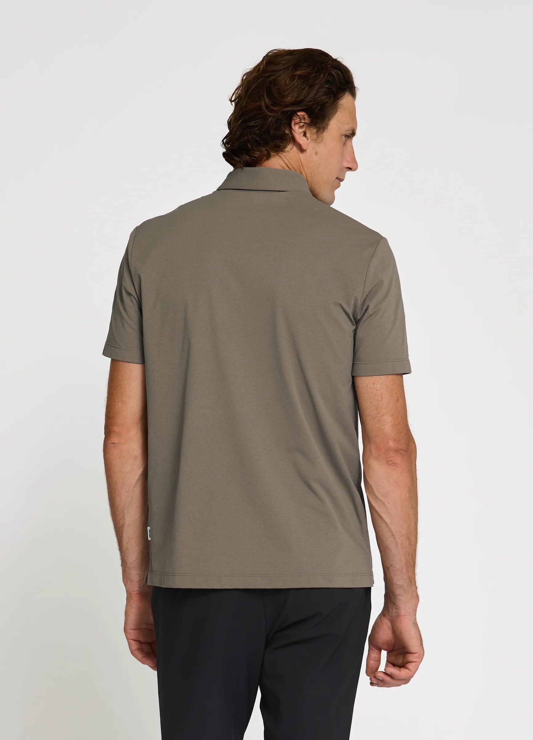 Como Travel Polo in Dark Truffle – Moisture-Wicking, Crease-Resistant & Stylish for Any Occasion #color_dark truffle