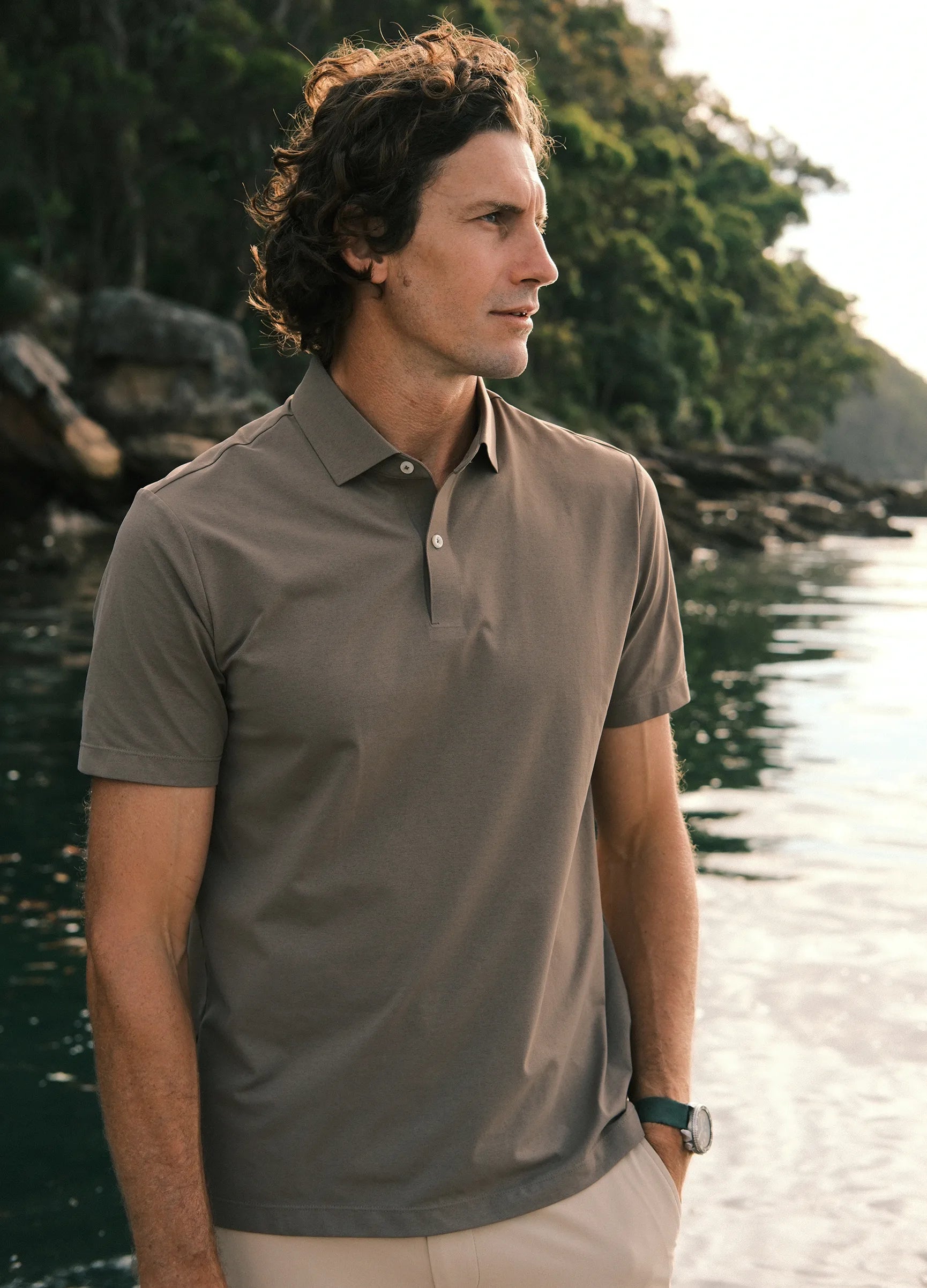 Como Travel Polo in Dark Truffle – Moisture-Wicking, Crease-Resistant & Stylish for Any Occasion #color_dark truffle
